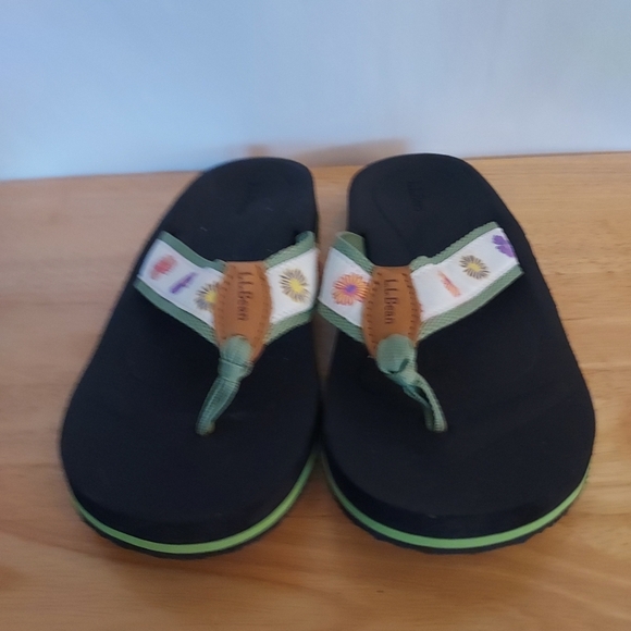 L.L. Bean Womans Green Sandals - Picture 2 of 5